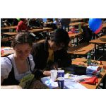 Münchner Kindl Lauf 2011 - Malaktion:  Alexandra und Manuel Ortega beim Malen 
